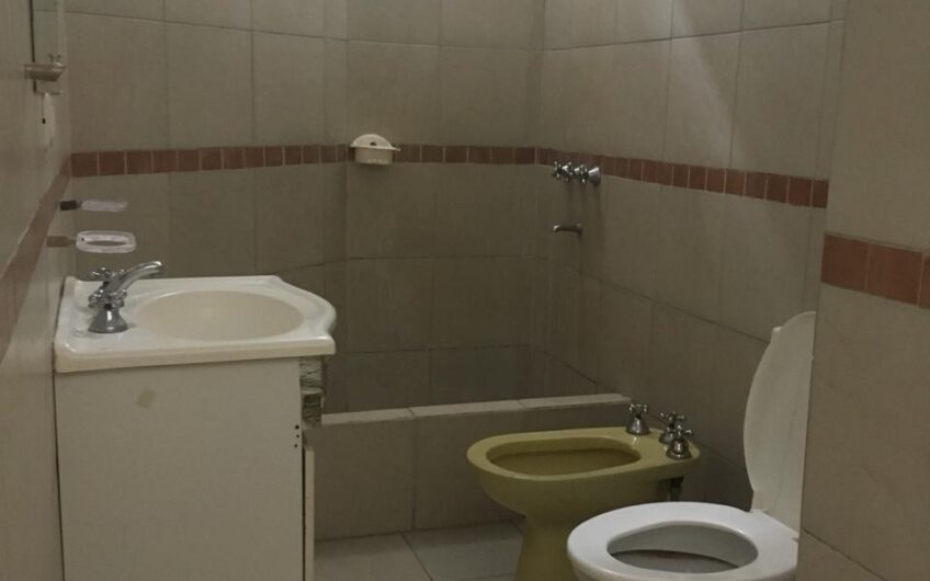¡Oportunidad! Casa + Local + Dpto en General Bustos