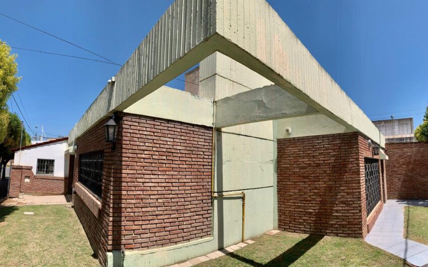 Hermosa Casa en Barrio Centro América