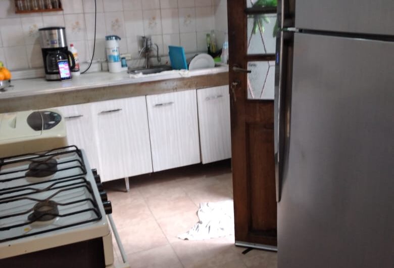 Oportunidad: Casa + Dpto en Barrio Residencial América