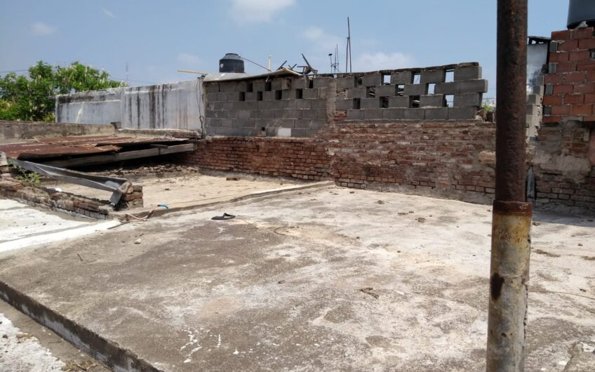 Oportunidad. Casa en venta en barrio General Bustos a reciclar
