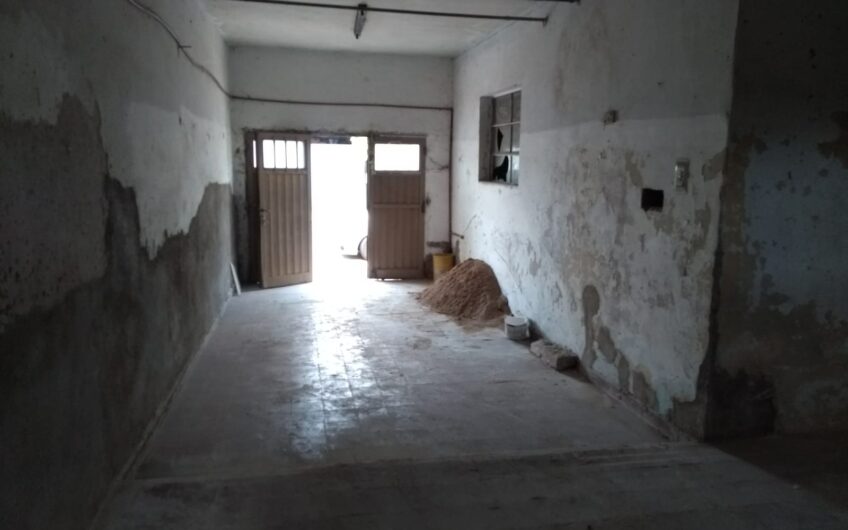 Oportunidad. Casa en venta en barrio General Bustos a reciclar