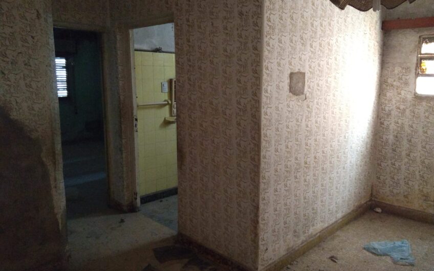 Oportunidad. Casa en venta en barrio General Bustos a reciclar