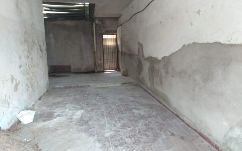 Oportunidad. Casa en venta en barrio General Bustos a reciclar