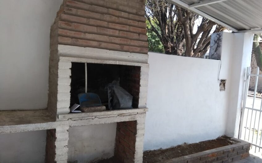 Casa de 2 dormitorios en barrio Talleres
