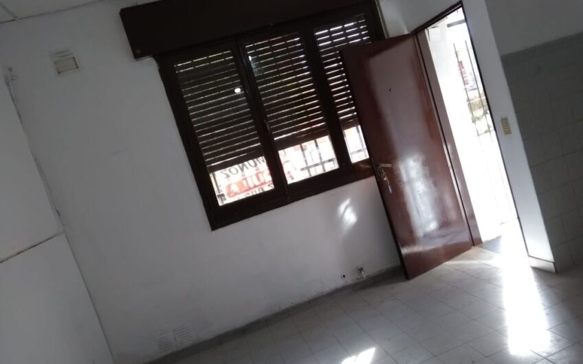 Dpto Planta Baja en barrio Gral Bustos a metros de Cura Brochero