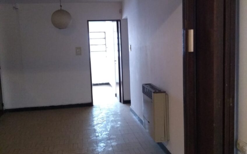 Depto en P.A. sobre Av Alem