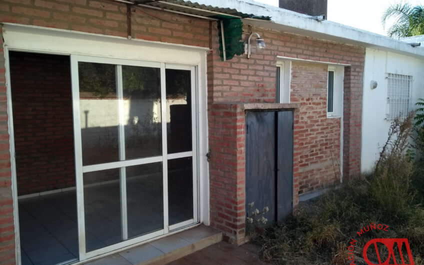Oportunidad! Hermosa Casa en Barrio Residencial América