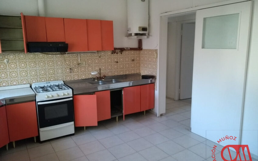 Oportunidad! Hermosa Casa en Barrio Residencial América