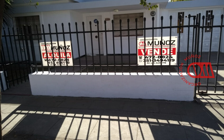 Casa en Barrio Los Boulevares sobre Bv Los Alemanes!