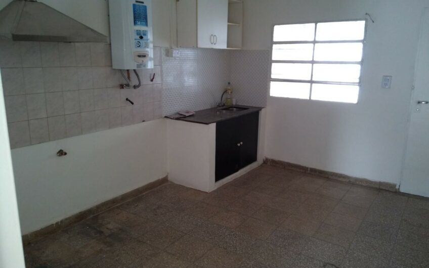 Alquiler sobre calle Yadarola en General Bustos