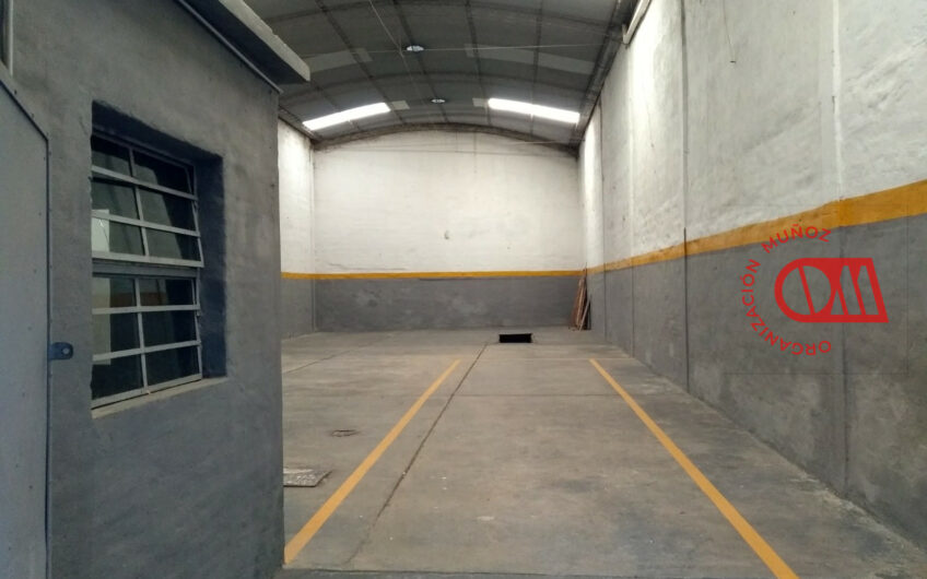 Galpón con local comercial sobre Av Alem!!