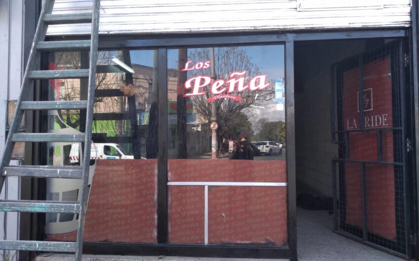 Local Sobre J B. Justo al 3400