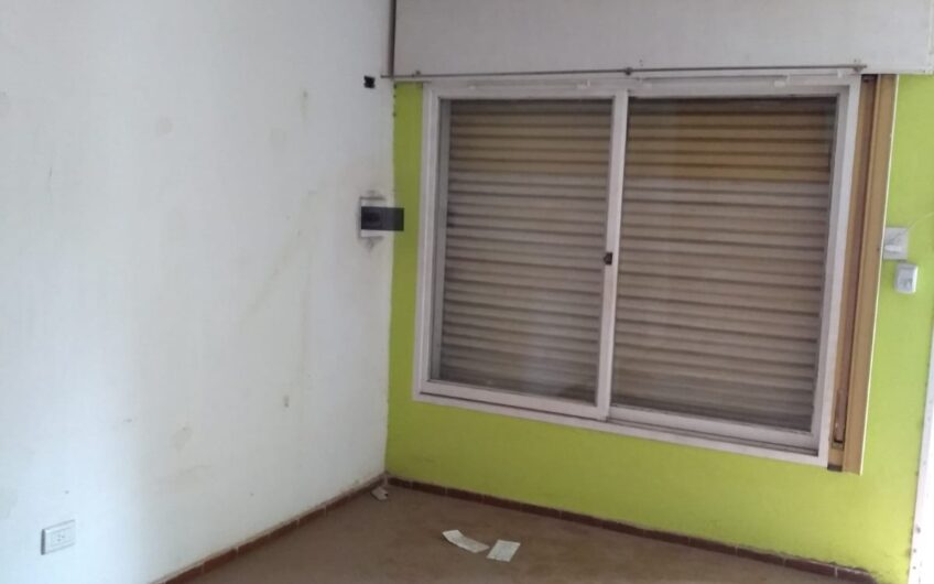 Local Sobre J B. Justo al 3400