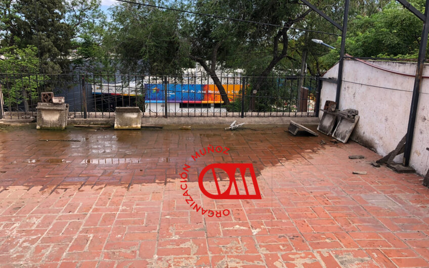 ¡OPORTUNIDAD! Casa a reciclar