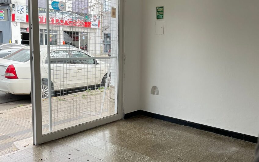 Local sobre Av Alem