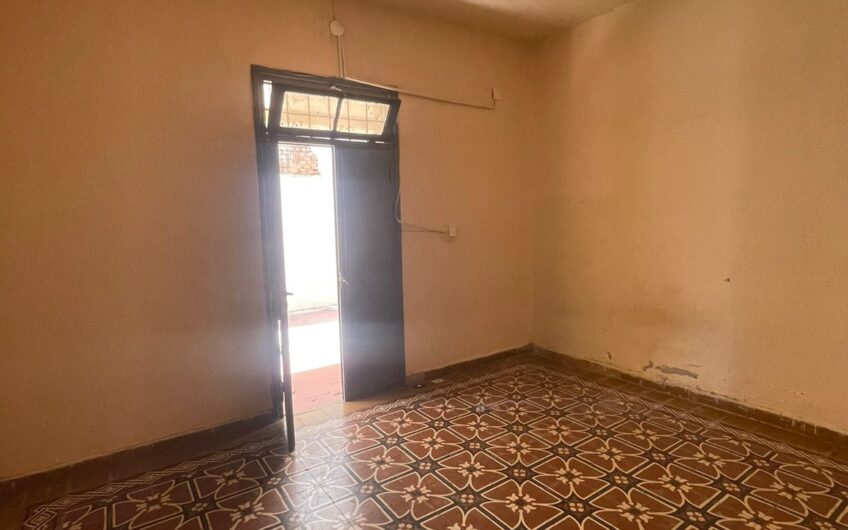 Casa amplia en Geral Bustos