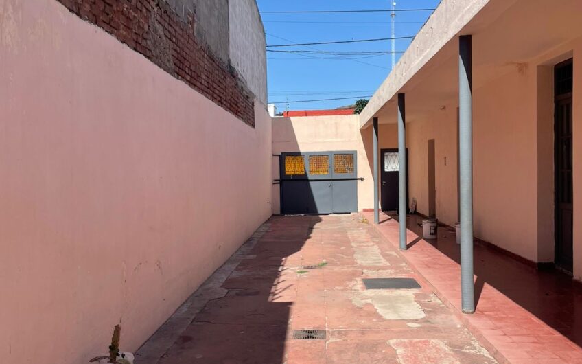 Casa amplia en Geral Bustos