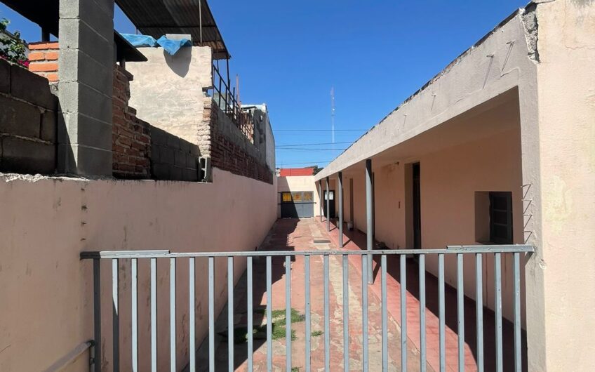 Casa amplia en Geral Bustos