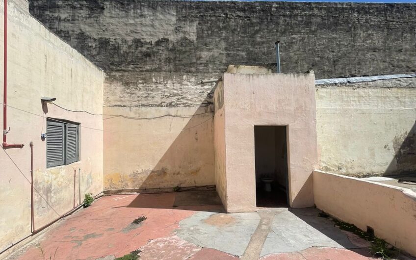 Casa amplia en Geral Bustos