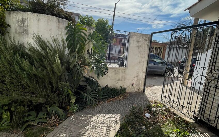 CASA + GALPON + DEPTO