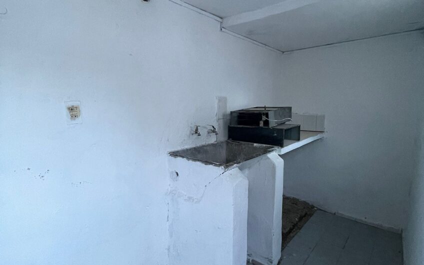 Amplia casa en Talleres Oeste!