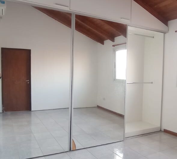Hermosa y Luminosa casa en Nuevo Poeta Lugones