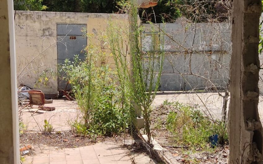 Casa a demoler en Talleres