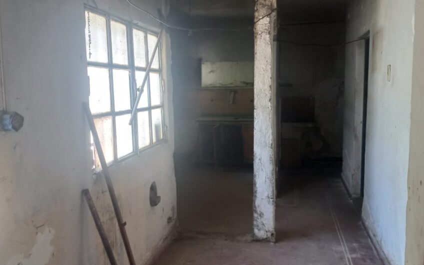 Casa a demoler en Talleres
