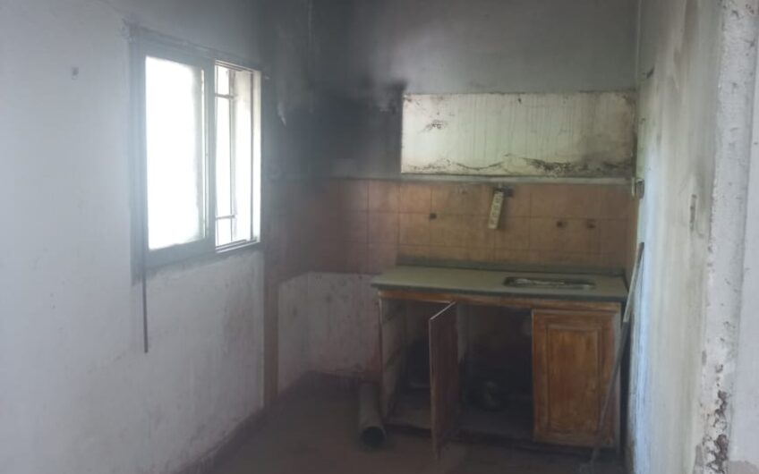 Casa a demoler en Talleres