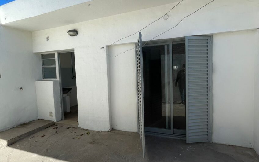 Alquiler: Departamento Centro América                         1dormitorio y cochera