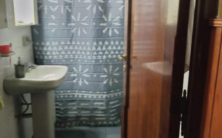 Depto interno sobre Av Alem