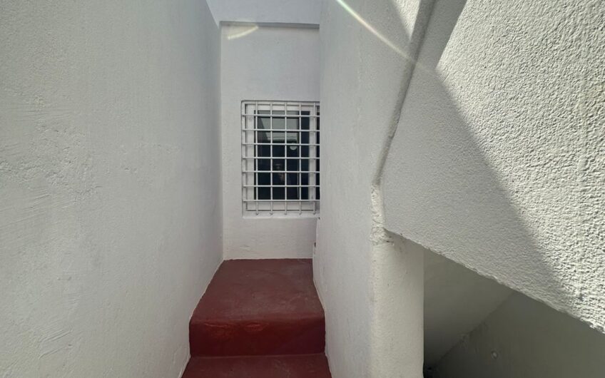 Depto sobre Av Alem